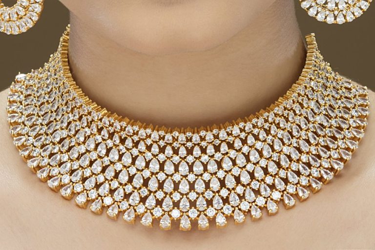 Gorgeous Neck-Hugging Signity Diamonds Choker Necklace Set