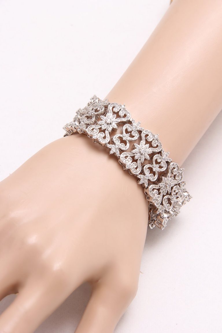 Signity Diamonds Adjustable Silver Bracelet