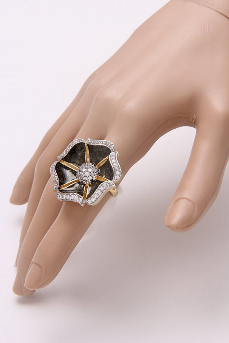 Adjustable Signity Diamonds Black Cocktail Ring