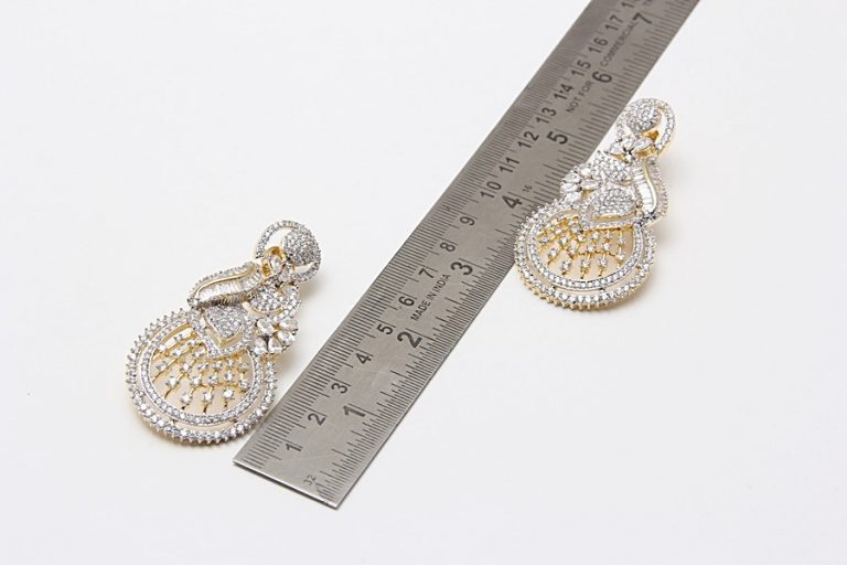 Exceptional Signity Diamond Dangle Diamante Earrings