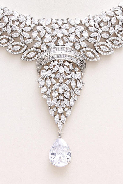 Majestic Signity Diamonds Necklace Set - Rentjewels