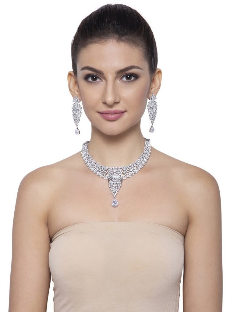 Majestic Signity Diamonds Necklace Set - Rentjewels