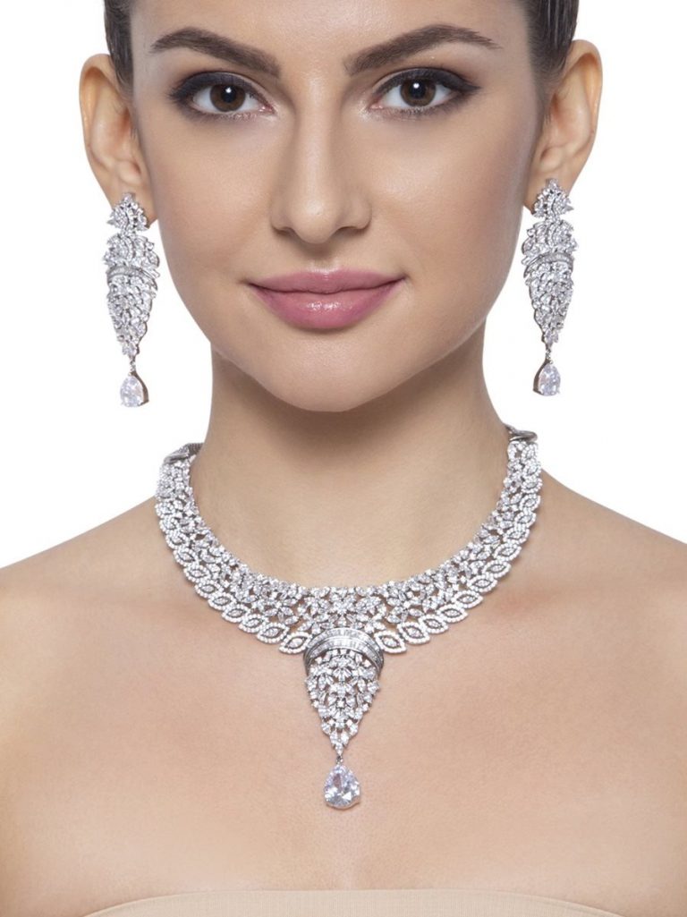 Majestic Signity Diamonds Necklace Set - Rentjewels