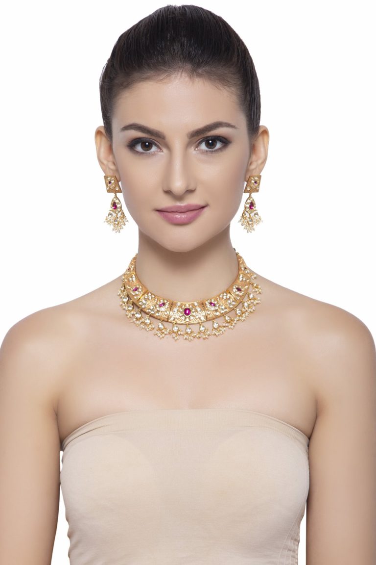 Geru Matt Gold Plated Kundan Necklace Set - Rentjewels